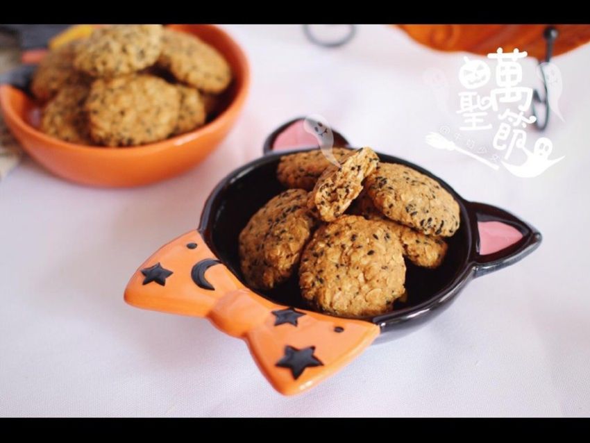 燕麦黑芝麻高纤饼干（ 八卦兔JadeCw）