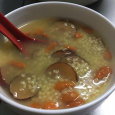 小米粥,枣子、枸杞