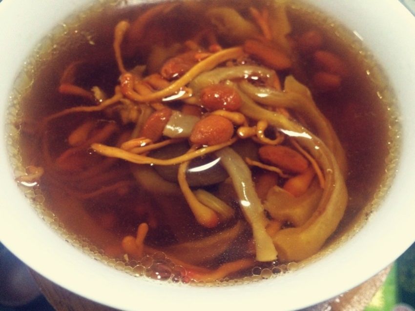 虫草花花胶煲鸡