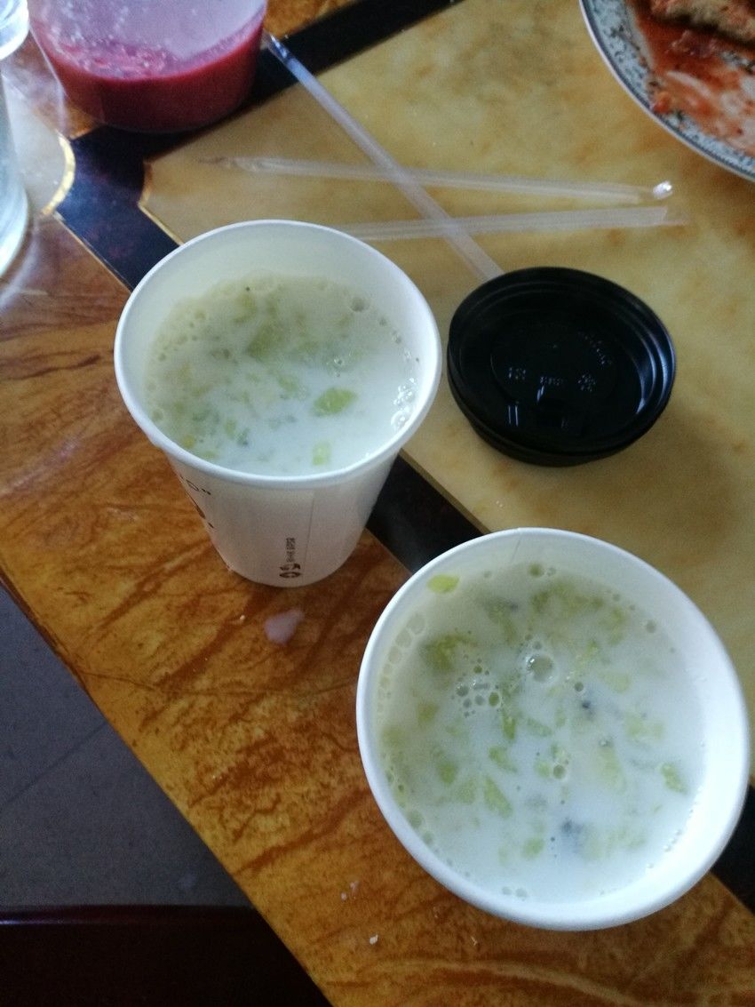 猕猴桃椰果奶茶