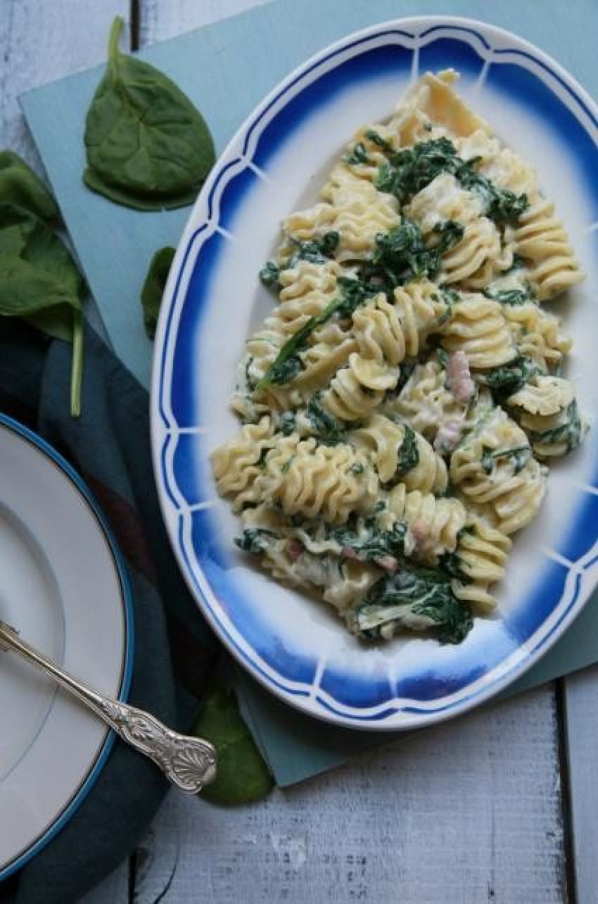 马司卡彭菠菜浓汁意大利面
