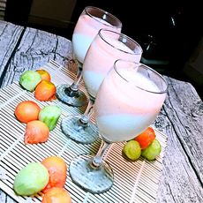 夏季水果奶昔冰饮
