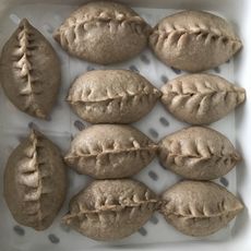 香喷喷的牛肉柳叶包子