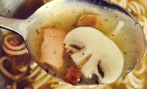 胡椒蘑菇汤面的做法