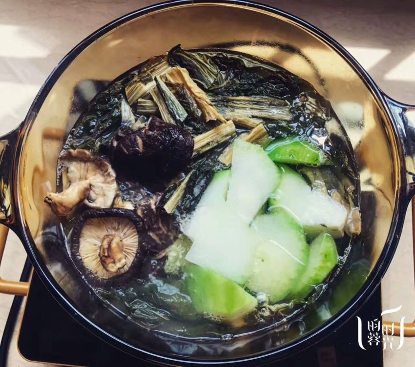 夏季清热解暑靓汤——节瓜菜干香菇素汤