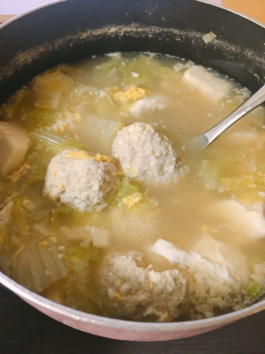 白菜豆腐鸡蛋肉丸汤