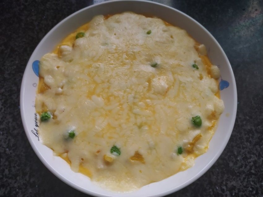 [快手早餐][无底果蔬披萨]微波炉版菠萝玉米鸡蛋披萨