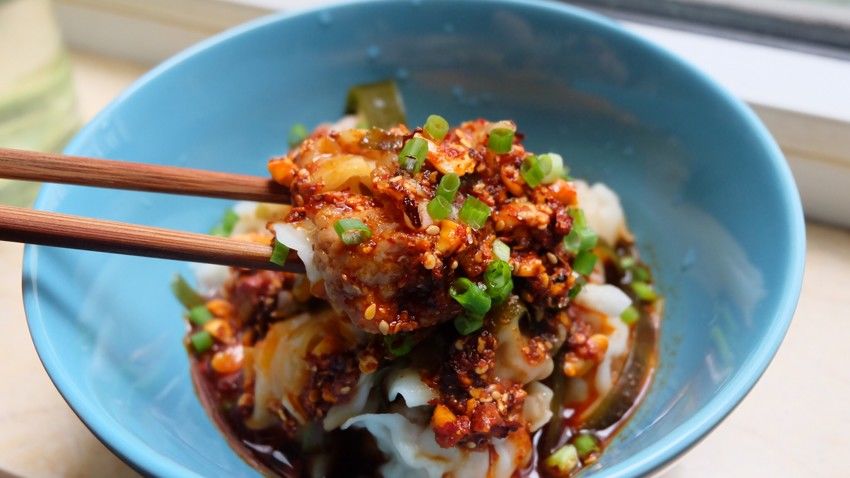 一人食快手菜:川味干拌抄手(内附油辣子做法)