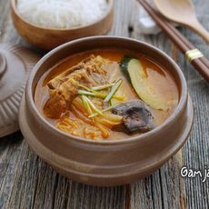 下雪天的一碗汤【韩式土豆骨头汤】