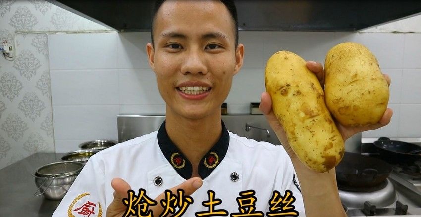 厨师长教你:“炝炒土豆丝”的家常做法,口感爽脆