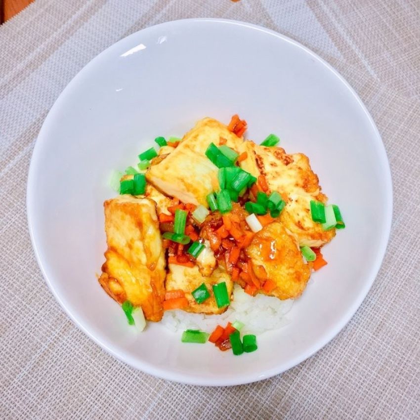 蚝油嫩豆腐盖浇饭