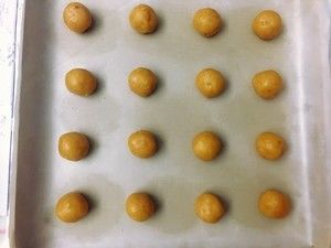 长帝炫彩烤箱CRTF32WBL试用报告—花生小酥饼的做法步骤 第6步