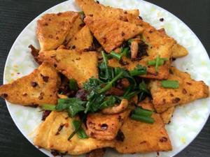 家常煎豆腐^ ^辣三丁篇的做法步骤 第7步