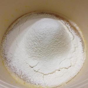 哈雷蛋糕的做法步骤 第2步