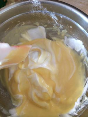 媲美轻乳酪--[酸奶蓝莓蛋糕]的做法步骤 第4步
