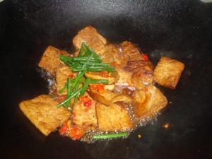 【冰心私房菜】红烧豆腐的做法步骤 第3步