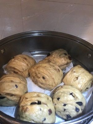 大白馒头,红糖核桃红枣糕的做法步骤 第3步