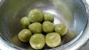 抹茶糯米丸子(三人份)的做法步骤 第3步