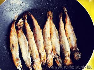 香煎多春鱼的做法步骤 第4步