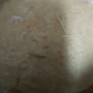 面包机和面烤箱烤制豆沙面包的做法步骤 第2步