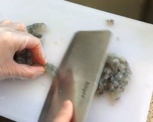 Q弹虾丸的做法步骤 第2步