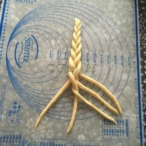 五股辫子金牛角面包的做法步骤 第6步