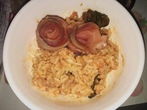 金枪鱼罐头拌饭夏天人懒的产物f^_^;)的做法步骤 第3步