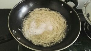 农家小炒面~附小秘密的做法步骤 第3步