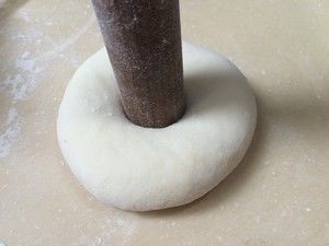 核桃奶酪餐包（手揉版）的做法步骤 第11步