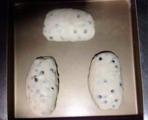 巧克力奶酪软欧的做法步骤 第3步