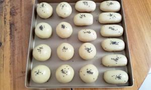 蛋黄酥皮月饼（含绿豆沙配方）的做法步骤 第8步