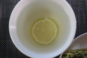 韭菜蛋饼&酒酿圆子早餐的做法步骤 第3步