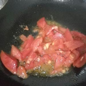懶人餐——番茄辛拉麵的做法步骤 第2步