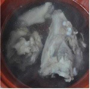 鸡骨榴莲汤的做法步骤 第2步
