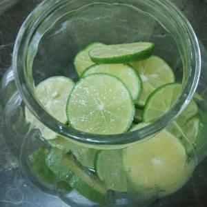 青柠蜂蜜水的做法步骤 第2步