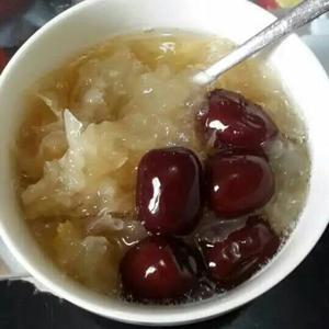 银耳红枣汤(电饭煲版)的做法步骤 第2步