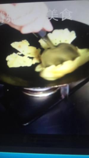 鸡蛋饼的做法步骤 第8步