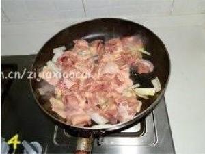 栗子木耳烧鸡的做法步骤 第4步