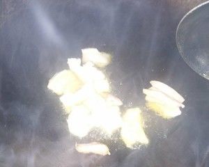 东北酸菜炖血肠的做法步骤 第6步