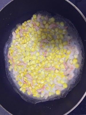 北极甜虾玉米烙的做法步骤 第5步