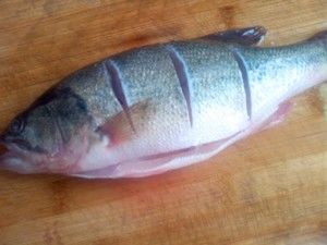 【头妈厨房61】锡纸烤鲈鱼的做法步骤 第1步