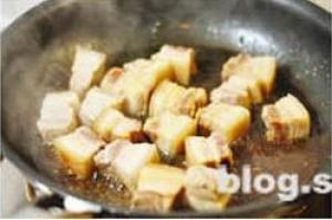 【曼食慢语】鹌鹑蛋红烧肉的做法步骤 第4步