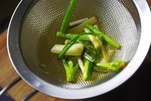 葱油白切鸡的做法步骤 第4步