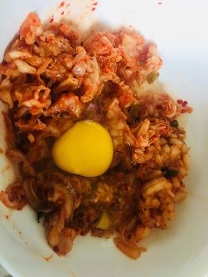 泡菜饼，辣白菜饼的做法步骤 第2步