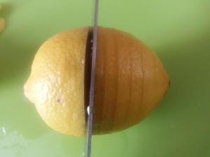 蜂蜜柠檬茶的做法步骤 第3步