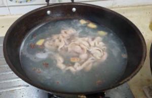 红烧肥肠土豆(川香麻辣)的做法步骤 第1步