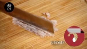 泡面逼格吃法之泡面虾丸的做法步骤 第1步