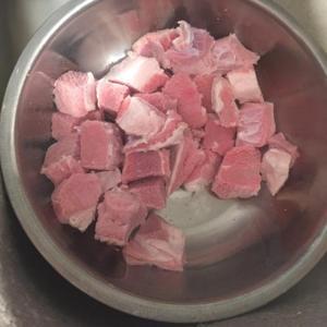 胡萝卜炖牛肉（电高压锅版）的做法步骤 第1步
