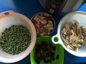 蚕豆饭 钱妈妈版的做法步骤 第1步