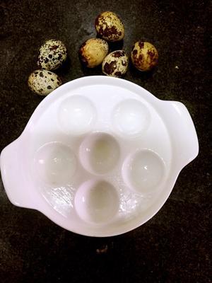 烤鵪鶉蛋—簡單.美味的做法步骤 第1步